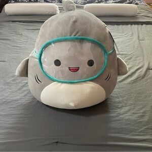 Squishmallow Gordon the Shark 16 inch NWT